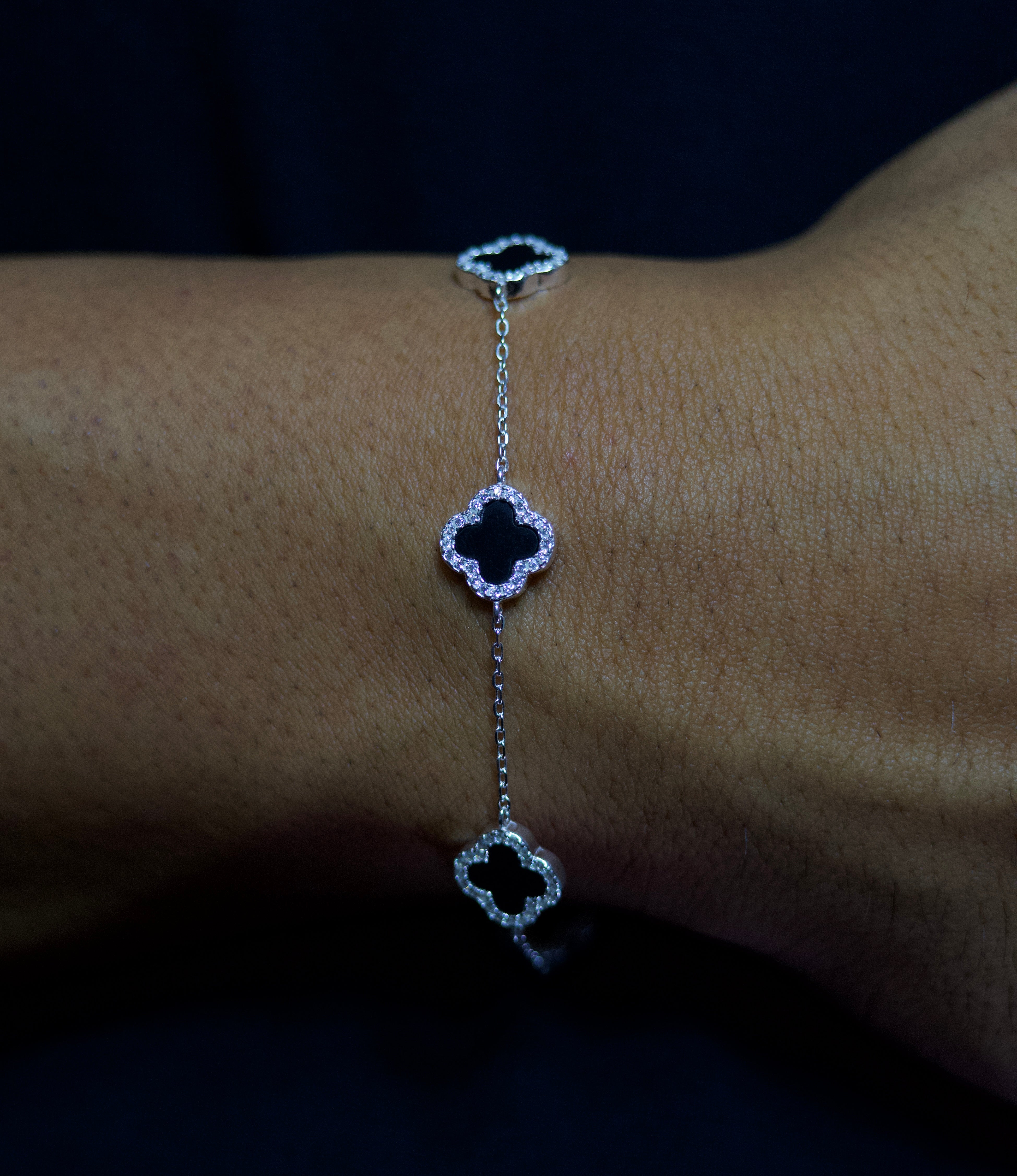 Pulseira Trevo cravejada